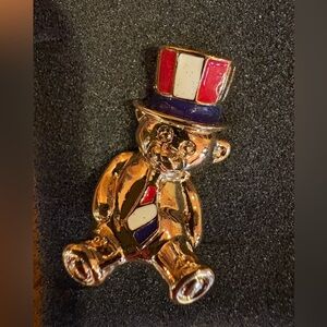 Avon patriotic teddy bear pin/brooch vintage gold toned